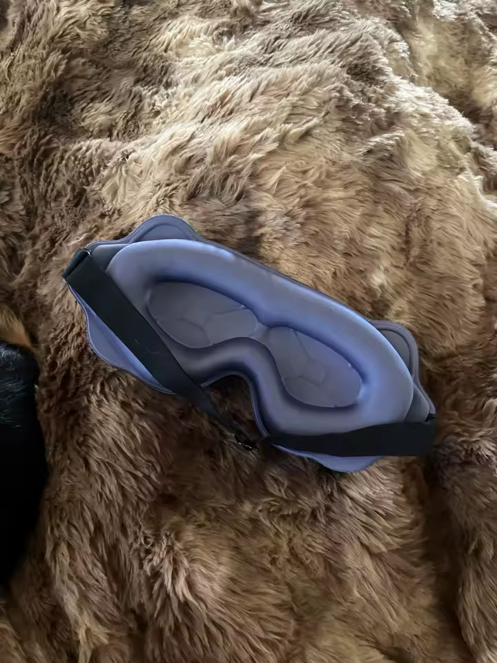 Customer photo showing the moulded eye cups of the purple mask